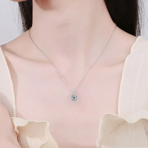 Dancing diamond pendant JMT 1